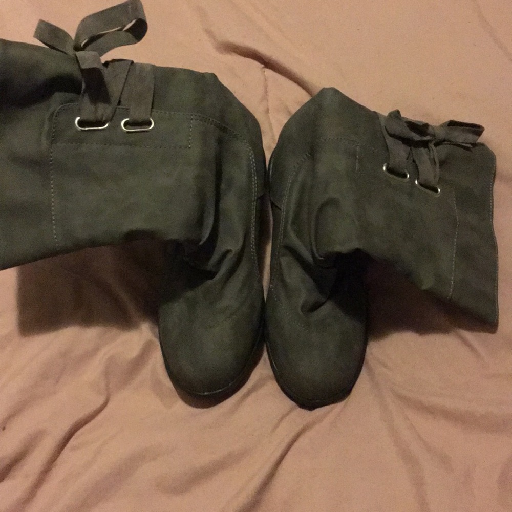 Rain boots